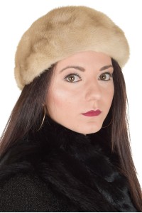 Κομψό γυναικείο καπέλο από φυσική γούνα