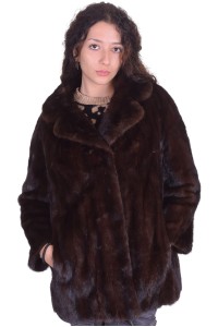 Σκούρο καφέ παλτό από φυσική γούνα