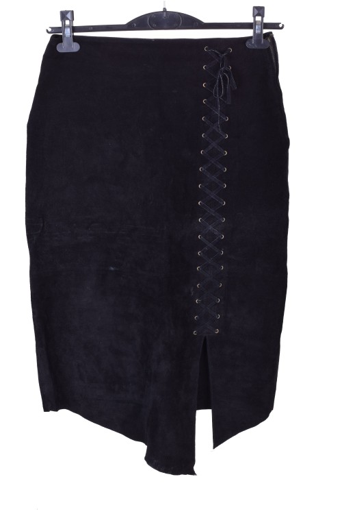 Μαύρη καστόρινη φούστα 10.00 EUR