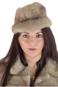 Γυναικείο καπέλο από φυσική γούνα