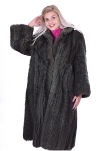 Γυναικείο μακρύ παλτό από φυσική γούνα