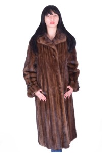 Εξεζητημένο παλτό γούνας από βιζόν