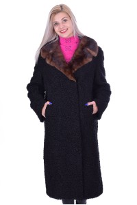 Γυναικείο παλτό από αστρακάν