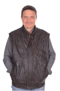 Σκούρο καφέ γιλέκο από φυσικό δέρμα